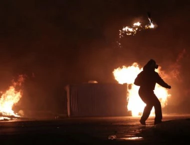 Διεθνές κατακραυγή μέσω… Associated Press για τα επειδόσια στα Εξάρχεια (βίντεο)
